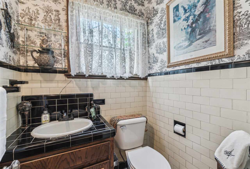 5 Bedrooms Bedrooms, 0 ,3 BathroomsBathrooms,Residential,Single Family,Moses,2,132963