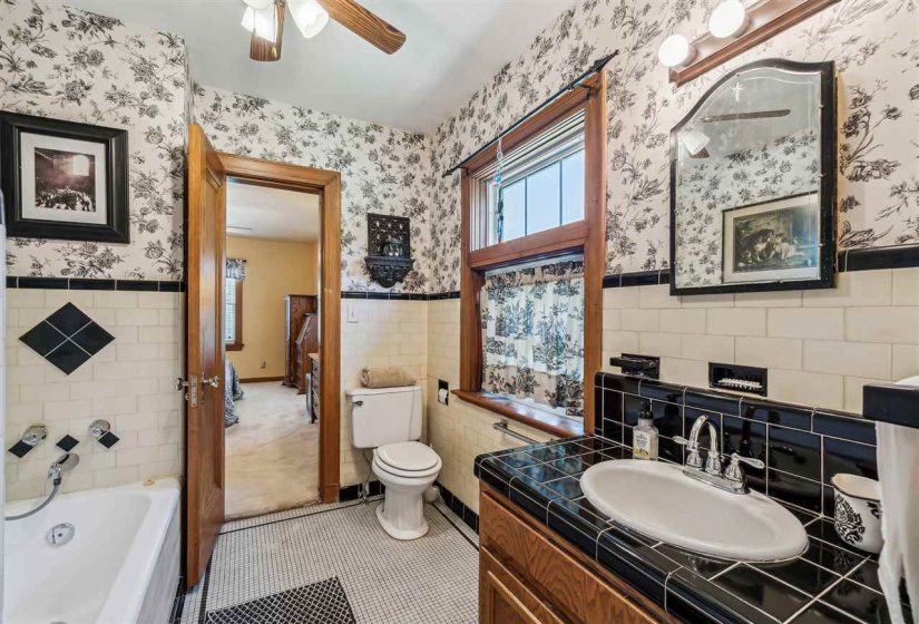 5 Bedrooms Bedrooms, 0 ,3 BathroomsBathrooms,Residential,Single Family,Moses,2,132963