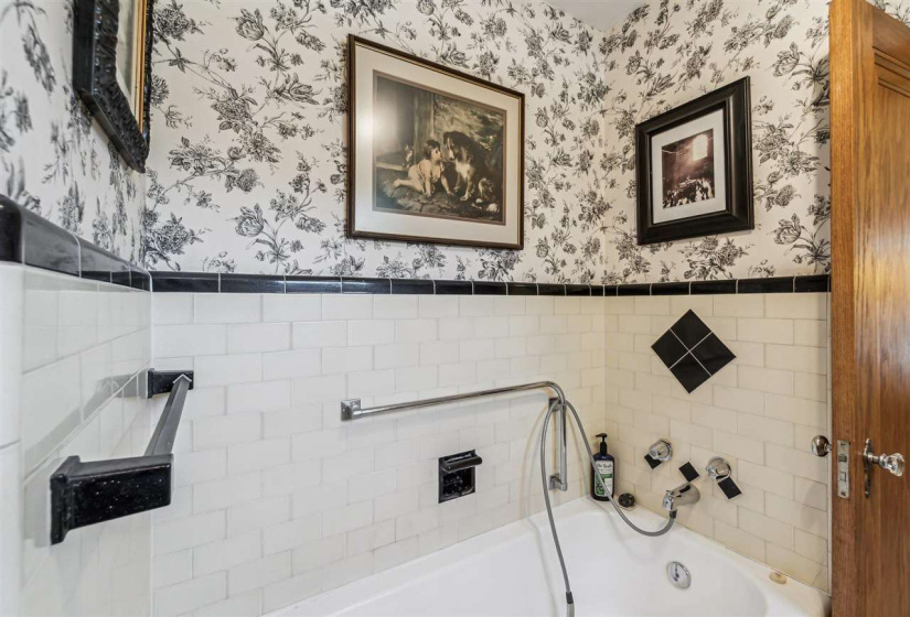 5 Bedrooms Bedrooms, 0 ,3 BathroomsBathrooms,Residential,Single Family,Moses,2,132963