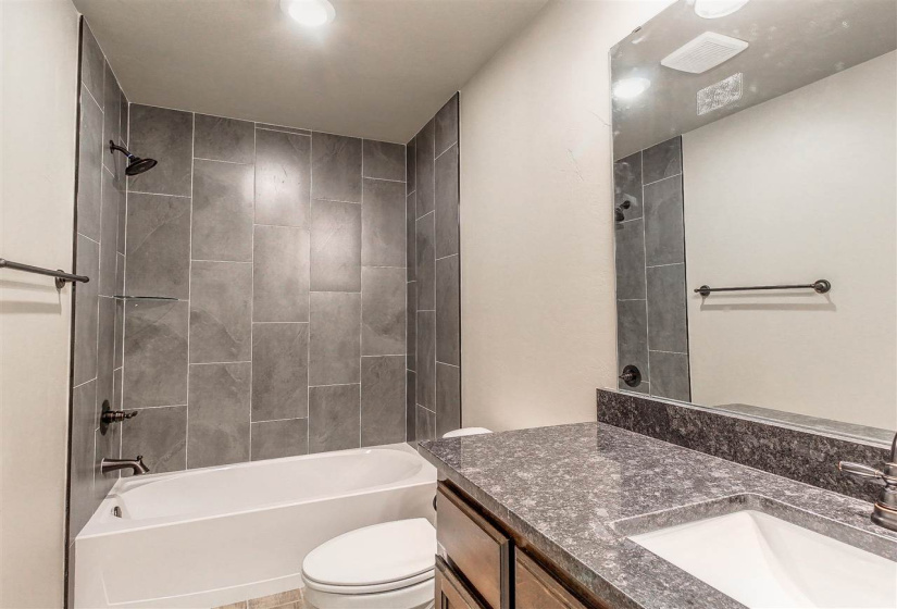 5 Bedrooms Bedrooms, 0 ,3 BathroomsBathrooms,Residential,Single Family,Cover,1,132965