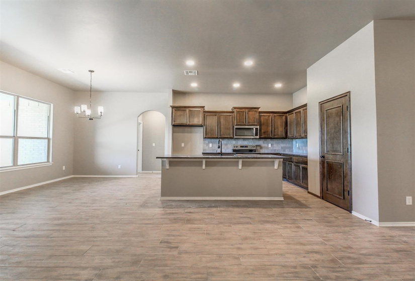 5 Bedrooms Bedrooms, 0 ,3 BathroomsBathrooms,Residential,Single Family,Cover,1,132965