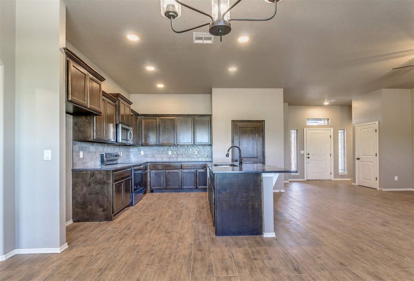 5 Bedrooms Bedrooms, 0 ,3 BathroomsBathrooms,Residential,Single Family,Cover,1,132965