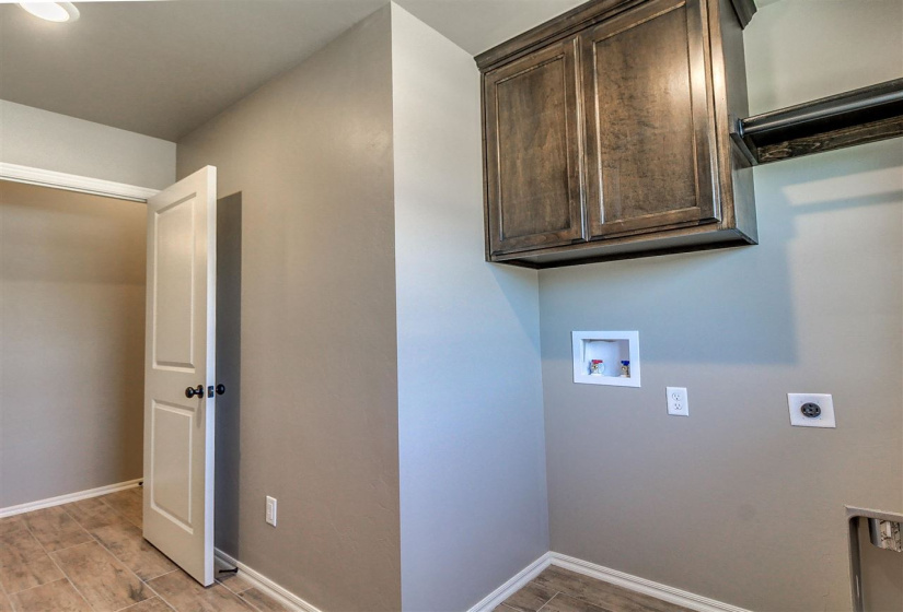 5 Bedrooms Bedrooms, 0 ,3 BathroomsBathrooms,Residential,Single Family,Cover,1,132965