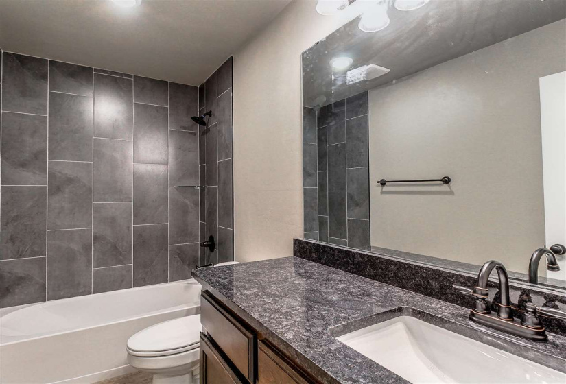 5 Bedrooms Bedrooms, 0 ,3 BathroomsBathrooms,Residential,Single Family,Cover,1,132965
