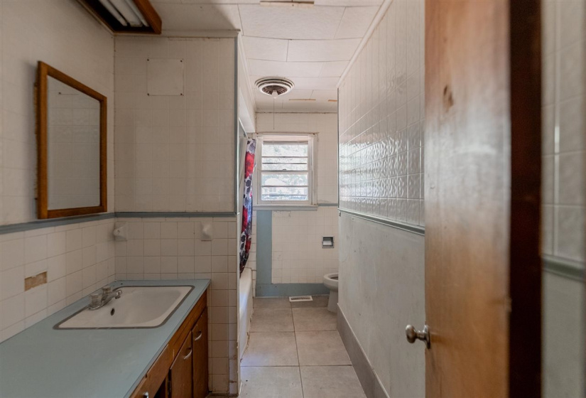3 Bedrooms Bedrooms, 0 ,1 BathroomBathrooms,Residential,Single Family,Pine,1,132971