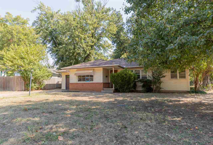 3 Bedrooms Bedrooms, 0 ,1 BathroomBathrooms,Residential,Single Family,Pine,1,132971