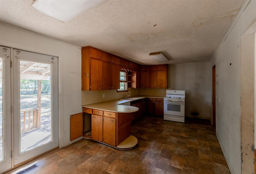 3 Bedrooms Bedrooms, 0 ,1 BathroomBathrooms,Residential,Single Family,Pine,1,132971