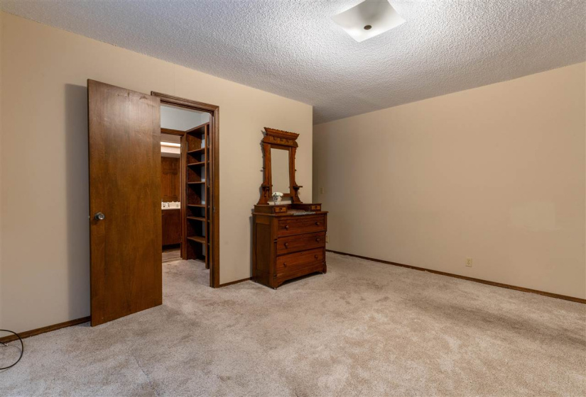 4 Bedrooms Bedrooms, 0 ,2 BathroomsBathrooms,Residential,Single Family,27th,1.5,132768