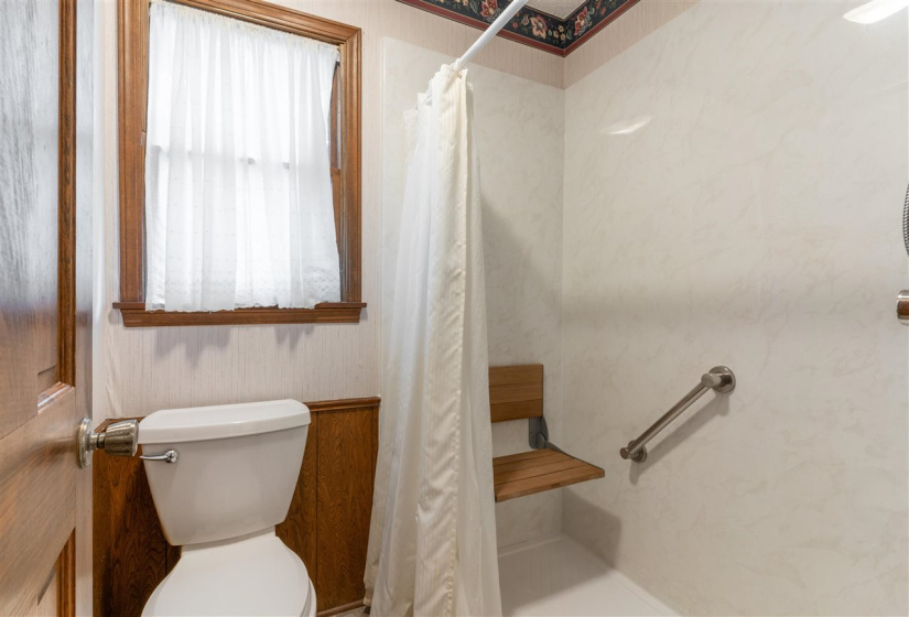 4 Bedrooms Bedrooms, 0 ,2 BathroomsBathrooms,Residential,Single Family,27th,1.5,132768