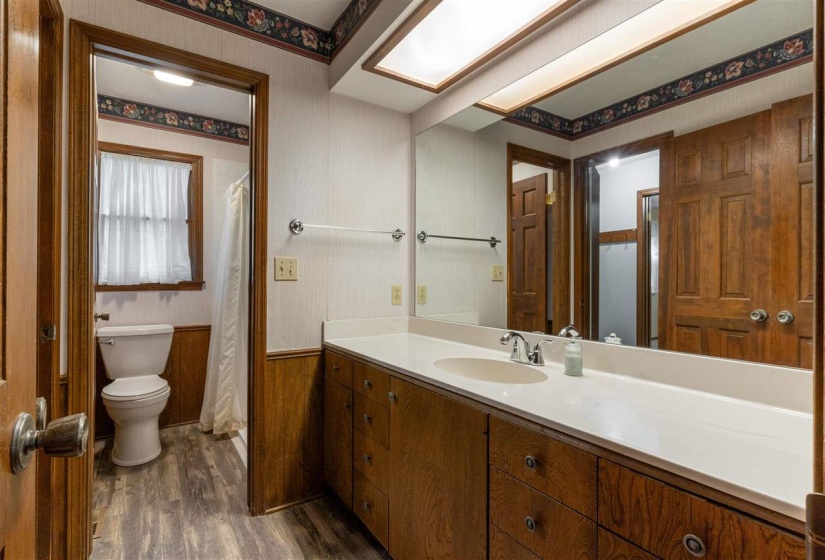4 Bedrooms Bedrooms, 0 ,2 BathroomsBathrooms,Residential,Single Family,27th,1.5,132768