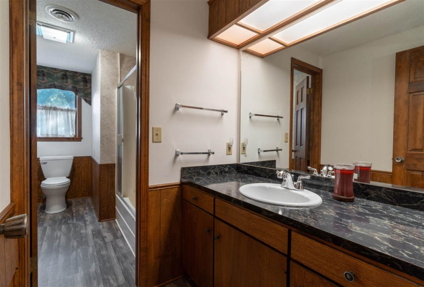 4 Bedrooms Bedrooms, 0 ,2 BathroomsBathrooms,Residential,Single Family,27th,1.5,132768