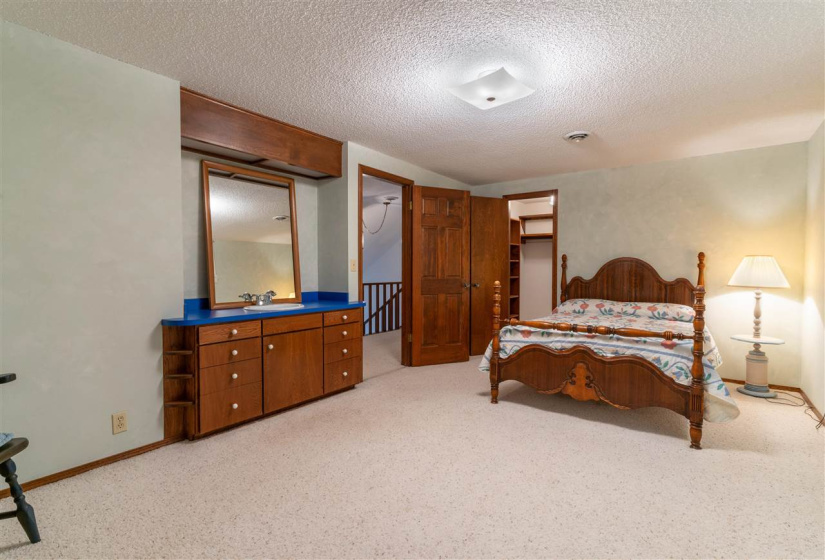 4 Bedrooms Bedrooms, 0 ,2 BathroomsBathrooms,Residential,Single Family,27th,1.5,132768