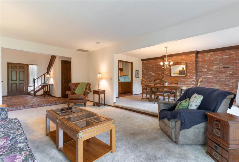 4 Bedrooms Bedrooms, 0 ,2 BathroomsBathrooms,Residential,Single Family,27th,1.5,132768
