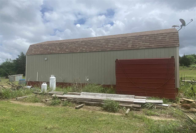 1 Bedroom Bedrooms, 0 ,1 BathroomBathrooms,Residential,Single Family,6th,1,132981