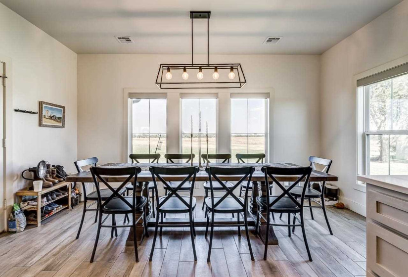4 Bedrooms Bedrooms, 0 ,3 BathroomsBathrooms,Residential,Single Family,Knob Hill,1.5,132984