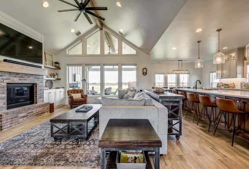 4 Bedrooms Bedrooms, 0 ,3 BathroomsBathrooms,Residential,Single Family,Knob Hill,1.5,132984