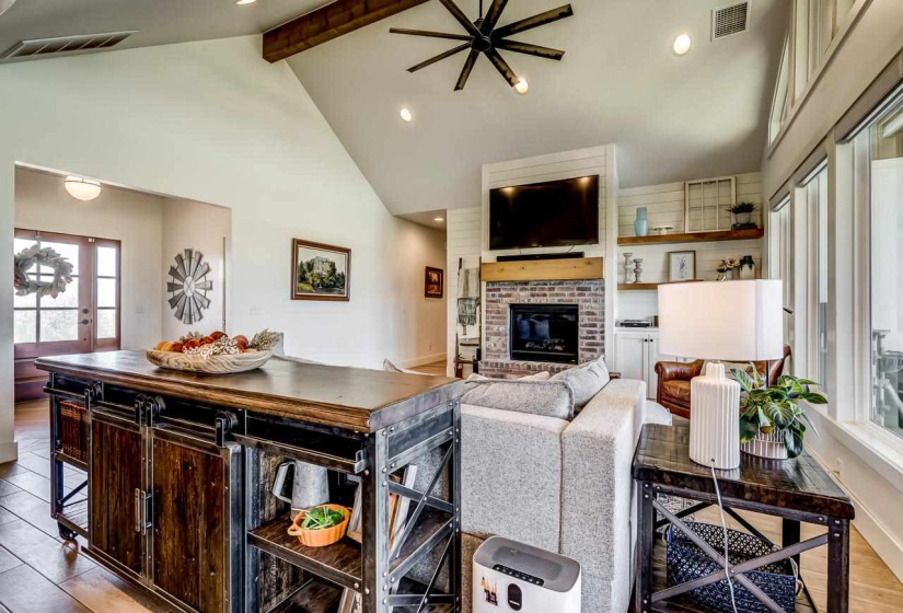 4 Bedrooms Bedrooms, 0 ,3 BathroomsBathrooms,Residential,Single Family,Knob Hill,1.5,132984