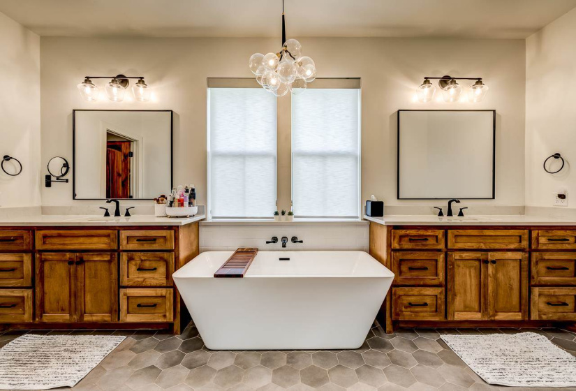 4 Bedrooms Bedrooms, 0 ,3 BathroomsBathrooms,Residential,Single Family,Knob Hill,1.5,132984