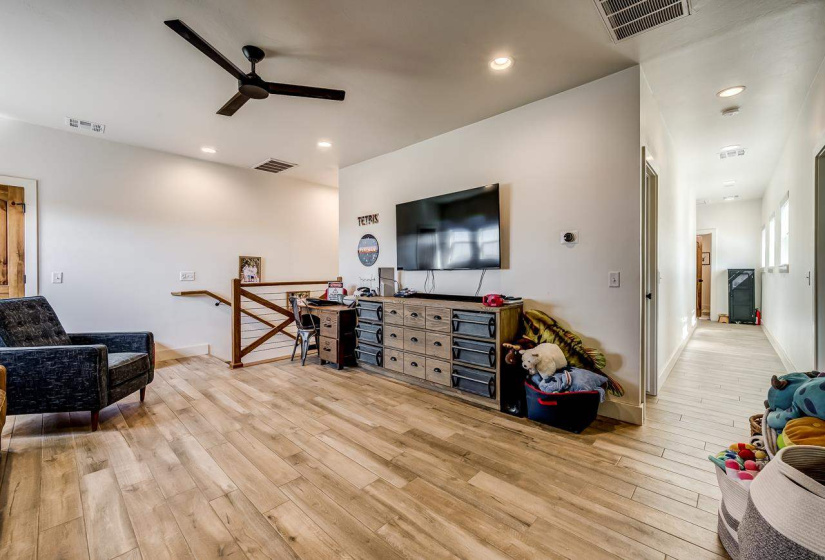 4 Bedrooms Bedrooms, 0 ,3 BathroomsBathrooms,Residential,Single Family,Knob Hill,1.5,132984