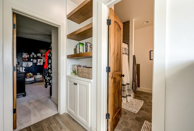 4 Bedrooms Bedrooms, 0 ,3 BathroomsBathrooms,Residential,Single Family,Knob Hill,1.5,132984