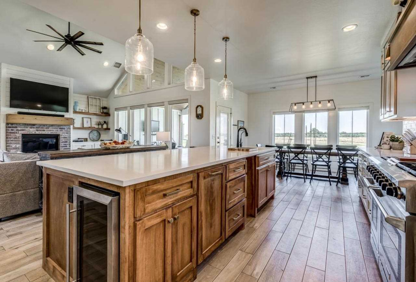 4 Bedrooms Bedrooms, 0 ,3 BathroomsBathrooms,Residential,Single Family,Knob Hill,1.5,132984