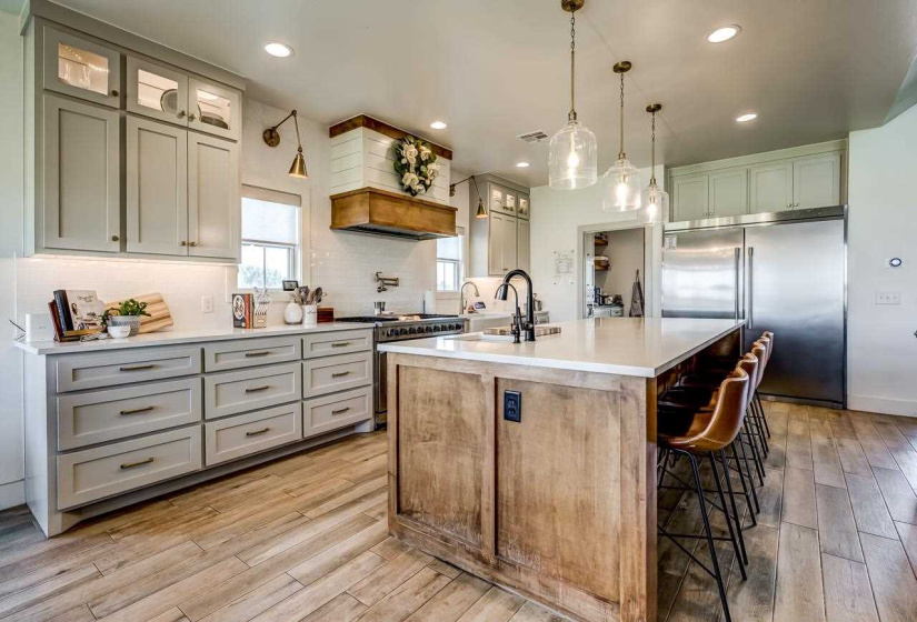 4 Bedrooms Bedrooms, 0 ,3 BathroomsBathrooms,Residential,Single Family,Knob Hill,1.5,132984