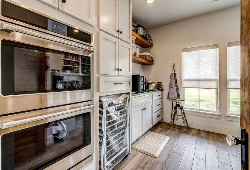 4 Bedrooms Bedrooms, 0 ,3 BathroomsBathrooms,Residential,Single Family,Knob Hill,1.5,132984