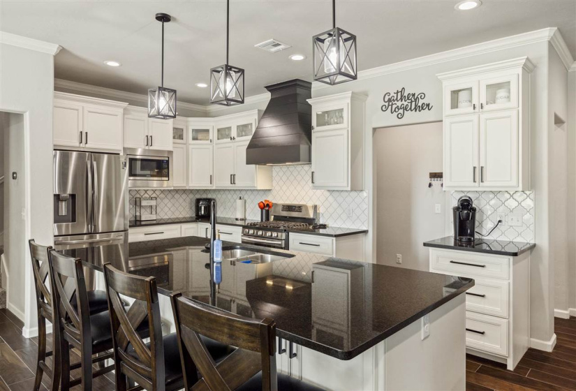4 Bedrooms Bedrooms, 0 ,3 BathroomsBathrooms,Residential,Single Family,Will Rogers Dr,1.5,132985