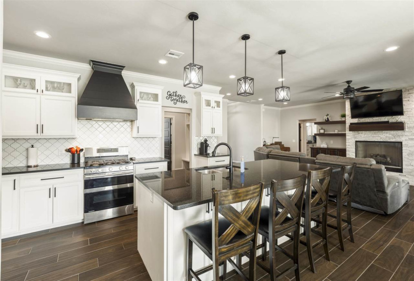 4 Bedrooms Bedrooms, 0 ,3 BathroomsBathrooms,Residential,Single Family,Will Rogers Dr,1.5,132985