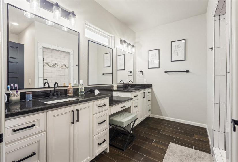 4 Bedrooms Bedrooms, 0 ,3 BathroomsBathrooms,Residential,Single Family,Will Rogers Dr,1.5,132985