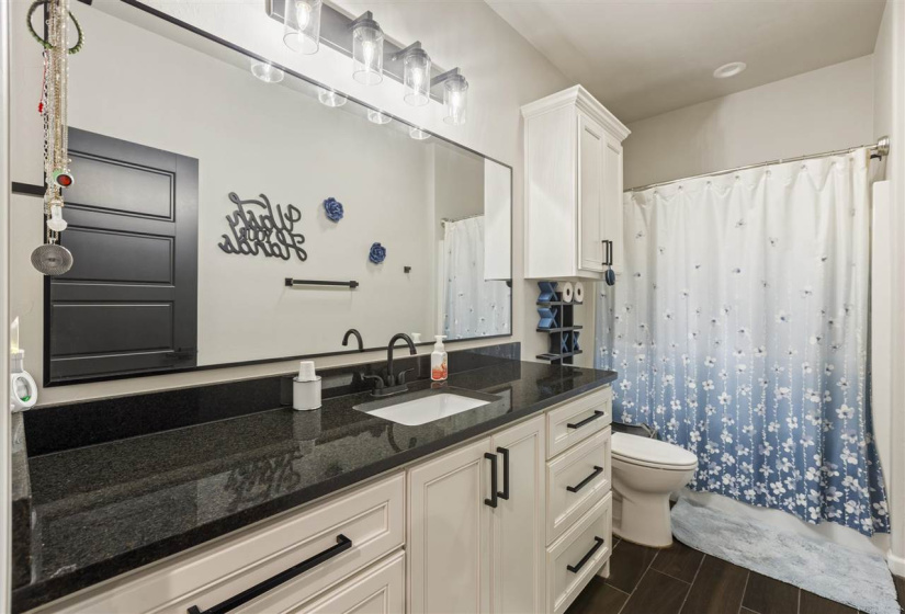 4 Bedrooms Bedrooms, 0 ,3 BathroomsBathrooms,Residential,Single Family,Will Rogers Dr,1.5,132985