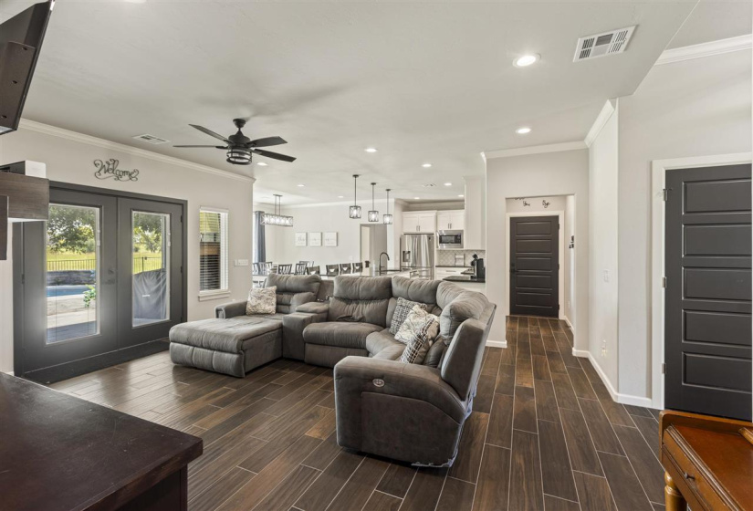 4 Bedrooms Bedrooms, 0 ,3 BathroomsBathrooms,Residential,Single Family,Will Rogers Dr,1.5,132985