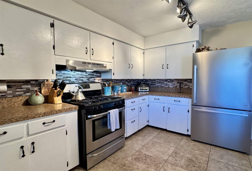 2 Bedrooms Bedrooms, 0 ,1 BathroomBathrooms,Residential,Single Family,3rd,1,132987
