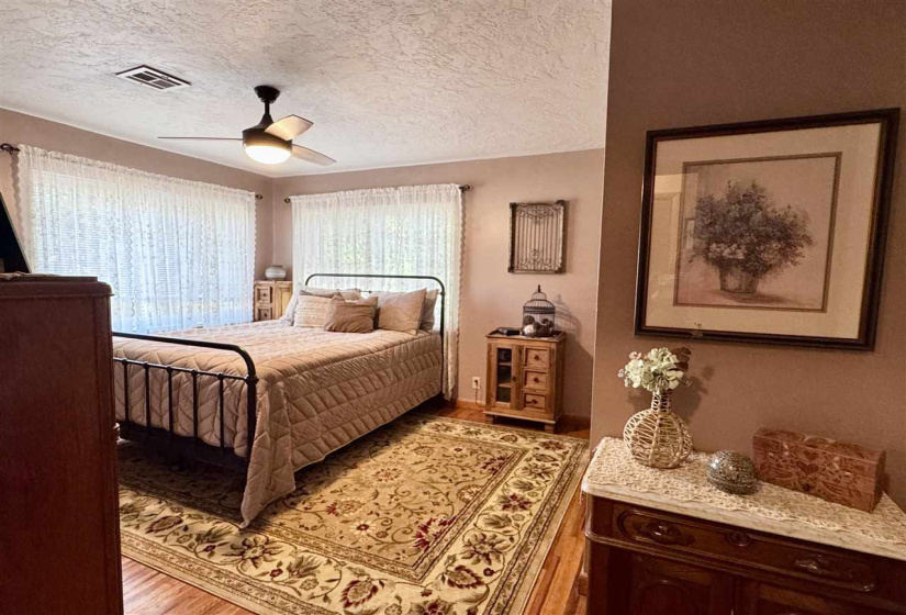 2 Bedrooms Bedrooms, 0 ,1 BathroomBathrooms,Residential,Single Family,3rd,1,132987