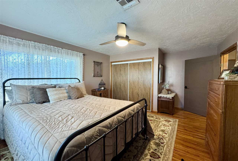 2 Bedrooms Bedrooms, 0 ,1 BathroomBathrooms,Residential,Single Family,3rd,1,132987