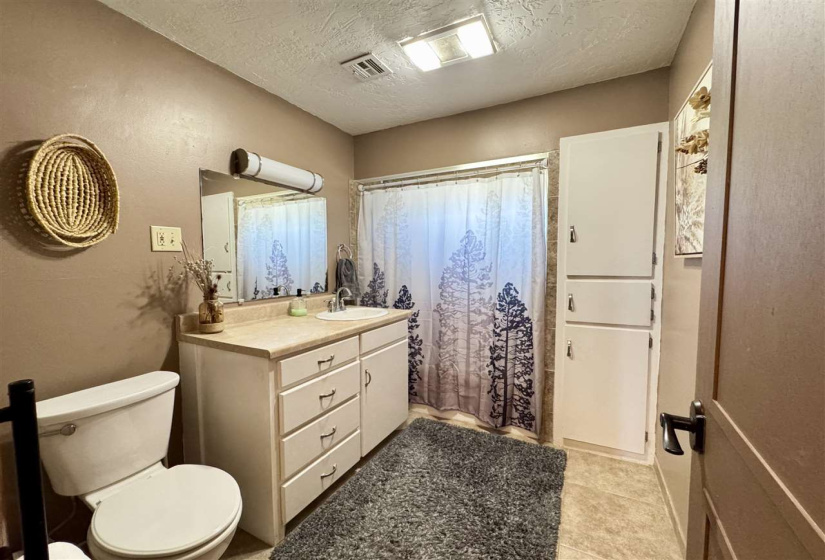 2 Bedrooms Bedrooms, 0 ,1 BathroomBathrooms,Residential,Single Family,3rd,1,132987