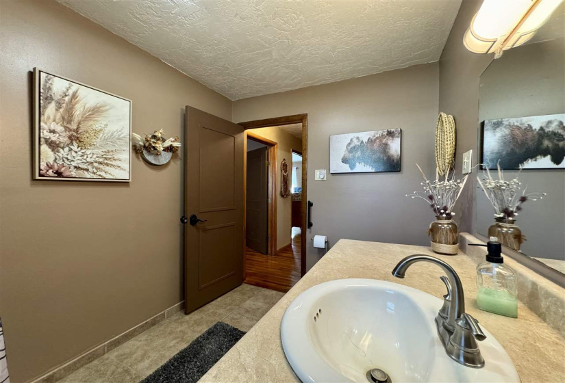 2 Bedrooms Bedrooms, 0 ,1 BathroomBathrooms,Residential,Single Family,3rd,1,132987