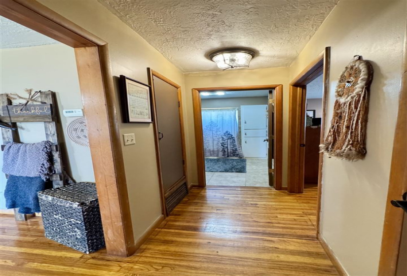 2 Bedrooms Bedrooms, 0 ,1 BathroomBathrooms,Residential,Single Family,3rd,1,132987