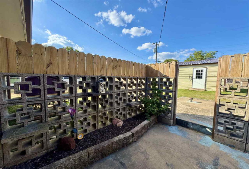 2 Bedrooms Bedrooms, 0 ,1 BathroomBathrooms,Residential,Single Family,3rd,1,132987