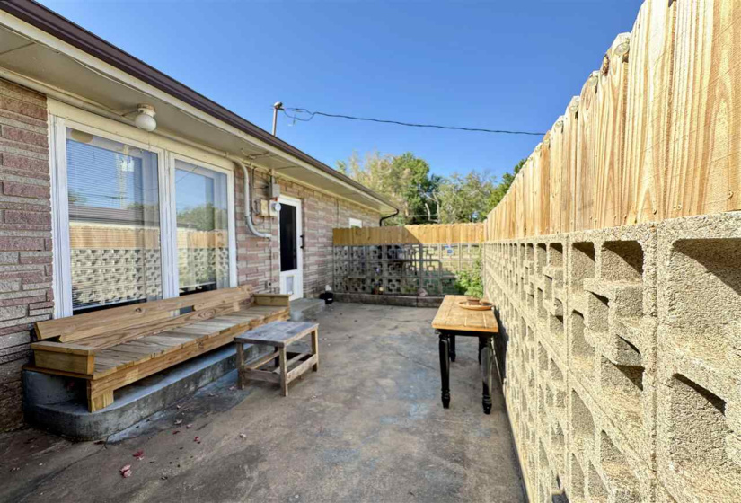 2 Bedrooms Bedrooms, 0 ,1 BathroomBathrooms,Residential,Single Family,3rd,1,132987