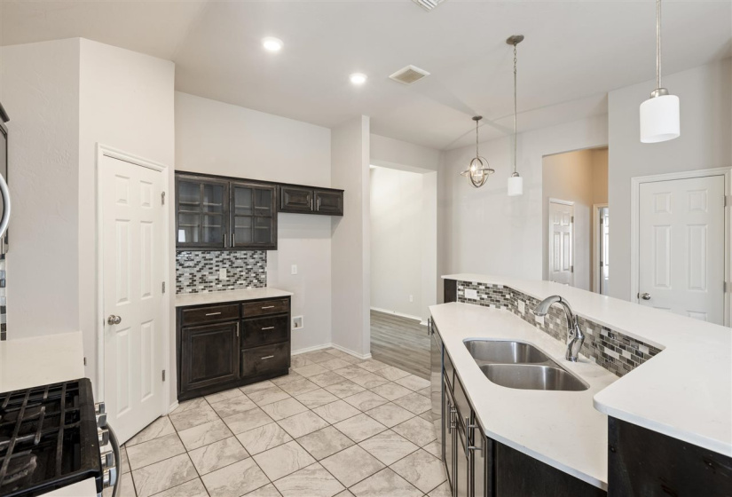 4 Bedrooms Bedrooms, 0 ,2 BathroomsBathrooms,Residential,Single Family,Landry,1,132989
