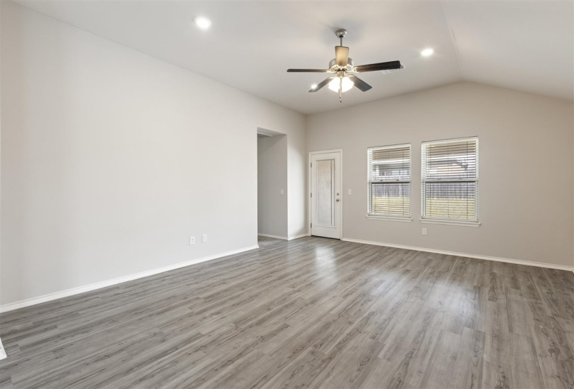 4 Bedrooms Bedrooms, 0 ,2 BathroomsBathrooms,Residential,Single Family,Landry,1,132989