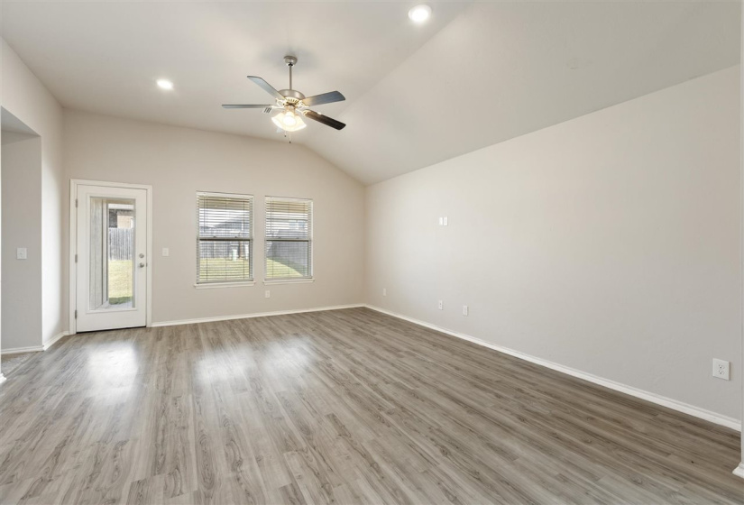 4 Bedrooms Bedrooms, 0 ,2 BathroomsBathrooms,Residential,Single Family,Landry,1,132989
