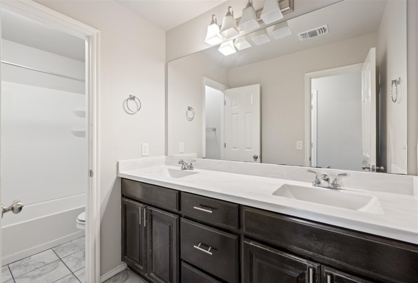 4 Bedrooms Bedrooms, 0 ,2 BathroomsBathrooms,Residential,Single Family,Landry,1,132989