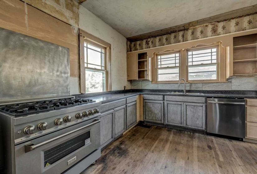 2 Bedrooms Bedrooms, 0 ,1 BathroomBathrooms,Residential,Single Family,6th,1,132991