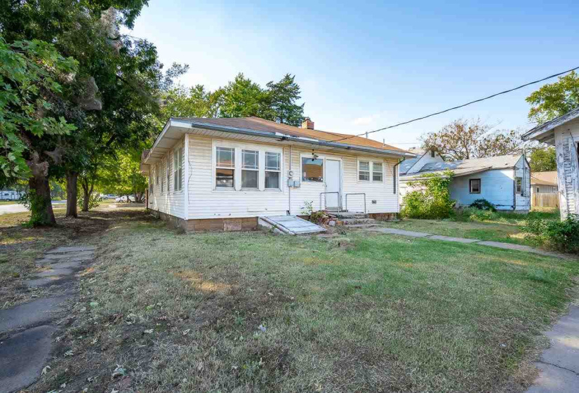2 Bedrooms Bedrooms, 0 ,1 BathroomBathrooms,Residential,Single Family,6th,1,132991
