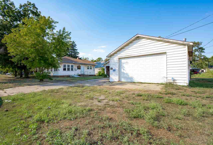 2 Bedrooms Bedrooms, 0 ,1 BathroomBathrooms,Residential,Single Family,6th,1,132991