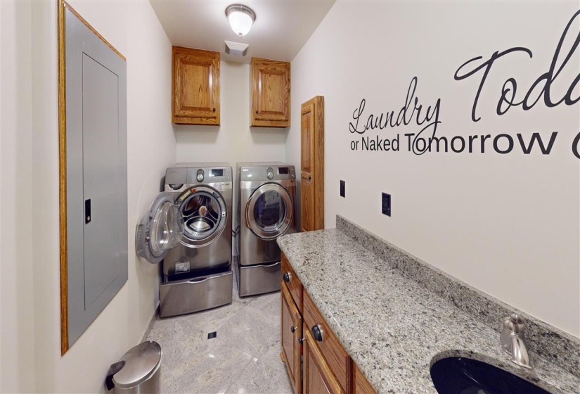 6 Bedrooms Bedrooms, 0 ,4 BathroomsBathrooms,Residential,Single Family,3410,3,132996