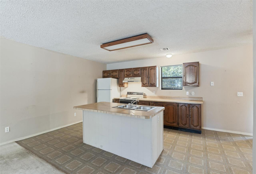 3 Bedrooms Bedrooms, 0 ,1 BathroomBathrooms,Residential,Single Family,Henderson Street,1,133031