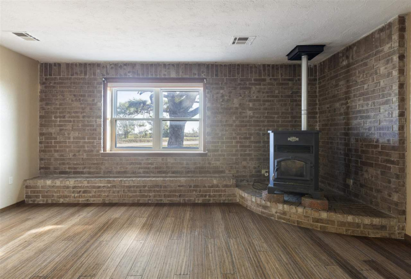 3 Bedrooms Bedrooms, 0 ,1 BathroomBathrooms,Residential,Single Family,Rose Rd,1,133040